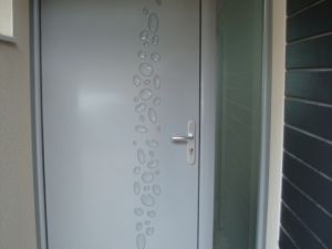 Porte d'entrée en aluminium blanc
